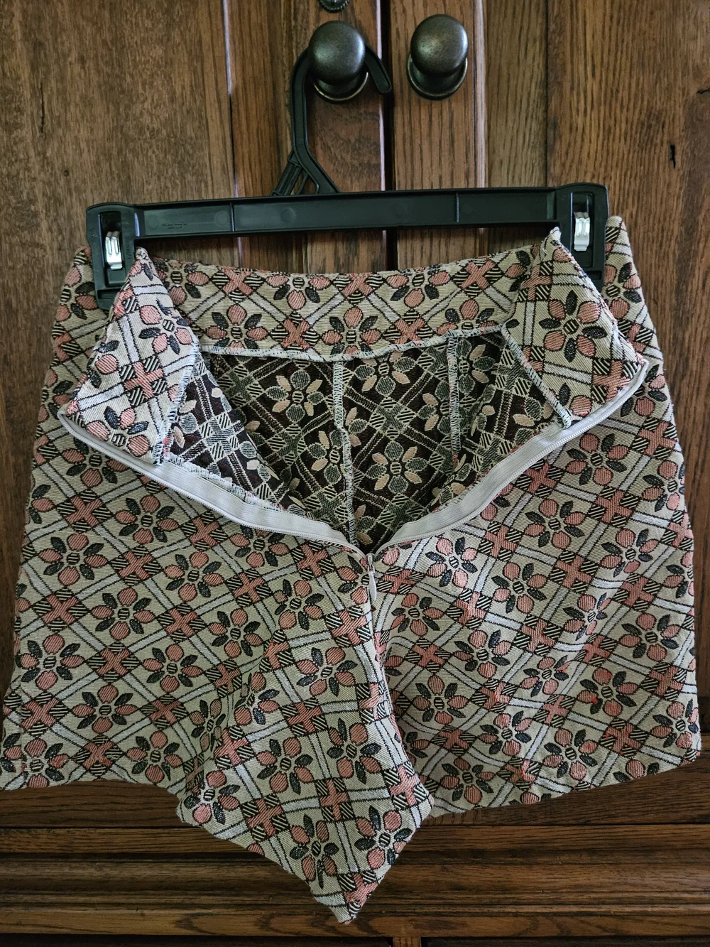 Vintage Turkish Floral And Geometric Patterned Woven High Waist Shorts XS